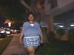 Obrovská čierna fena dostane prdeli a jej cumload