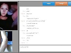 Roztomilá dáma, ukazovať prsia, a hlboko cmúľať jej prst